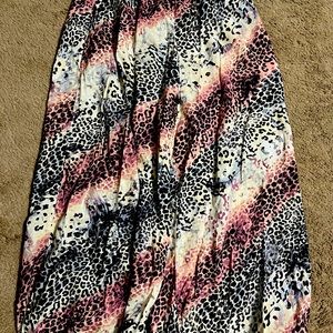 Jessica Simpson leopard flowy cropped pants size large